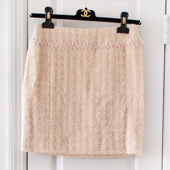 Iconic Chanel Vintage Spring 1994 Peach Pink Suit - Picture 8 of 15